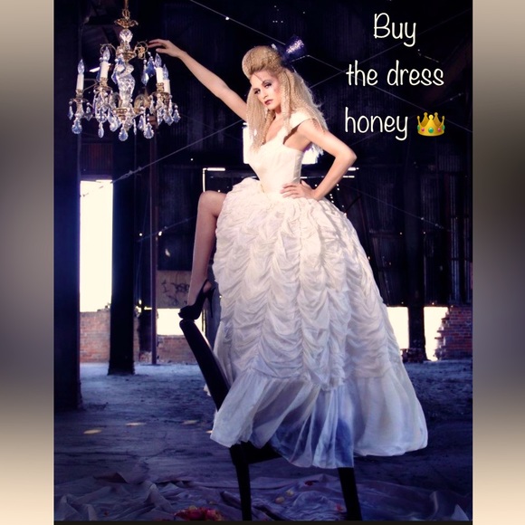 LIKE FOR SHOW NOTIFICATIONS ♥️👑‎ - Picture 1 of 8